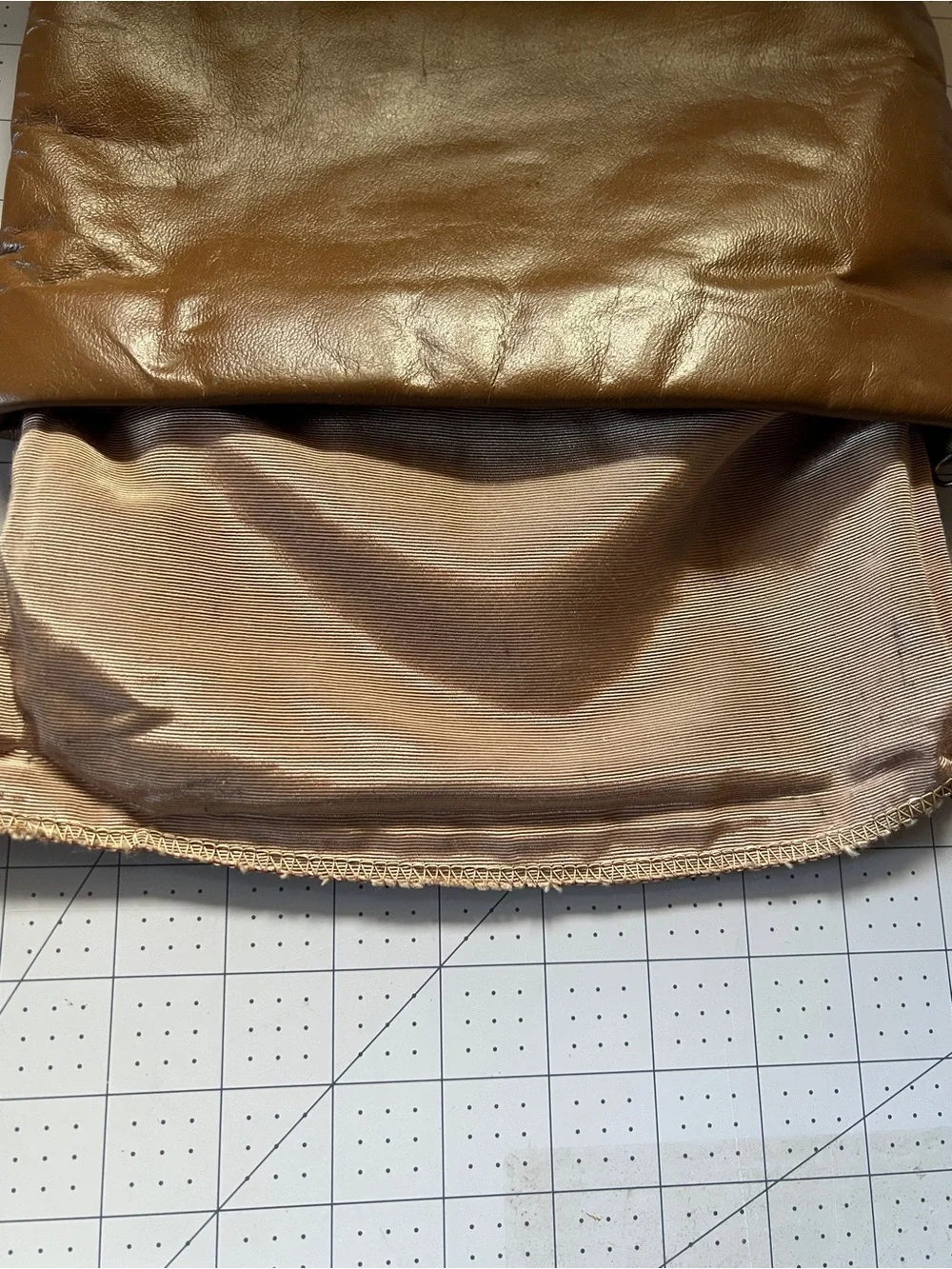 Vintage leather zippered